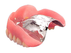 港南台の歯医者、すずき歯科クリニックの入れ歯